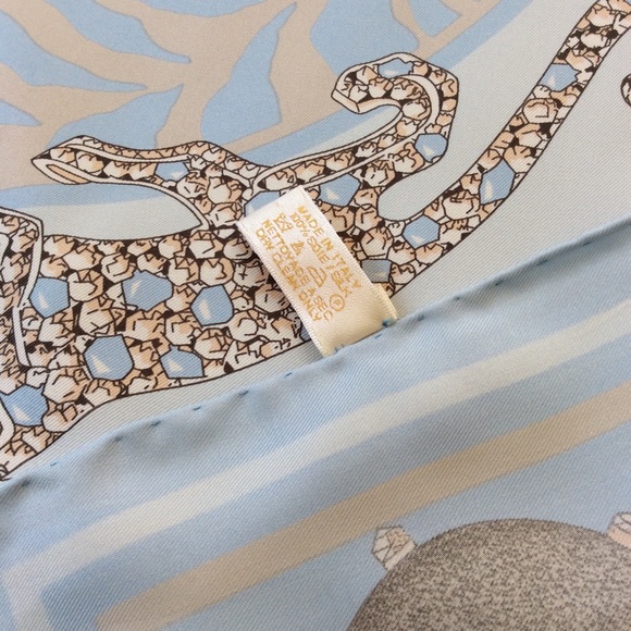 Cartier Jeweled Tiger Silk Scarf 🐅💎 - Picture 7 of 9